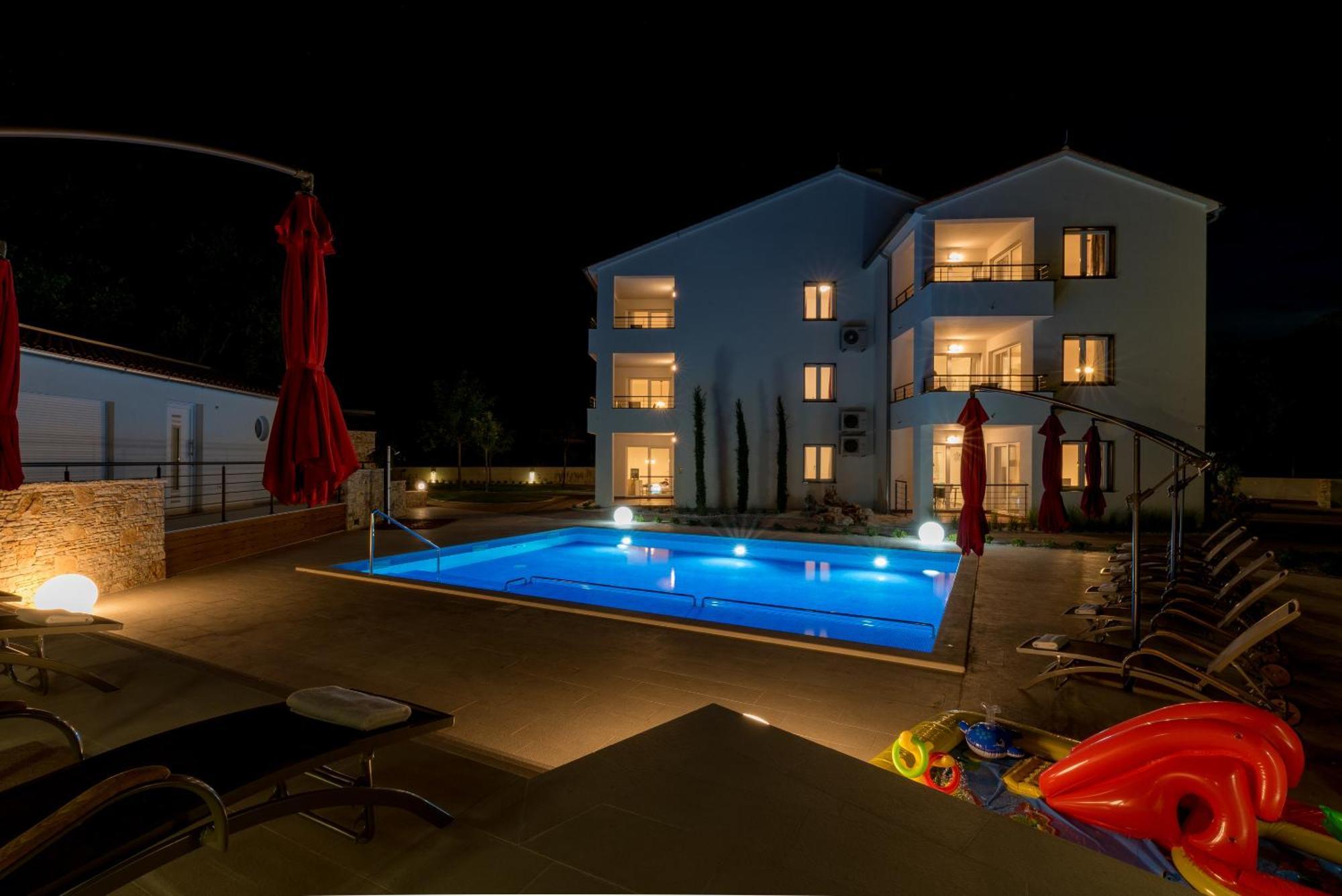 Villa Anja 2Nd Floor Peroj Ngoại thất bức ảnh