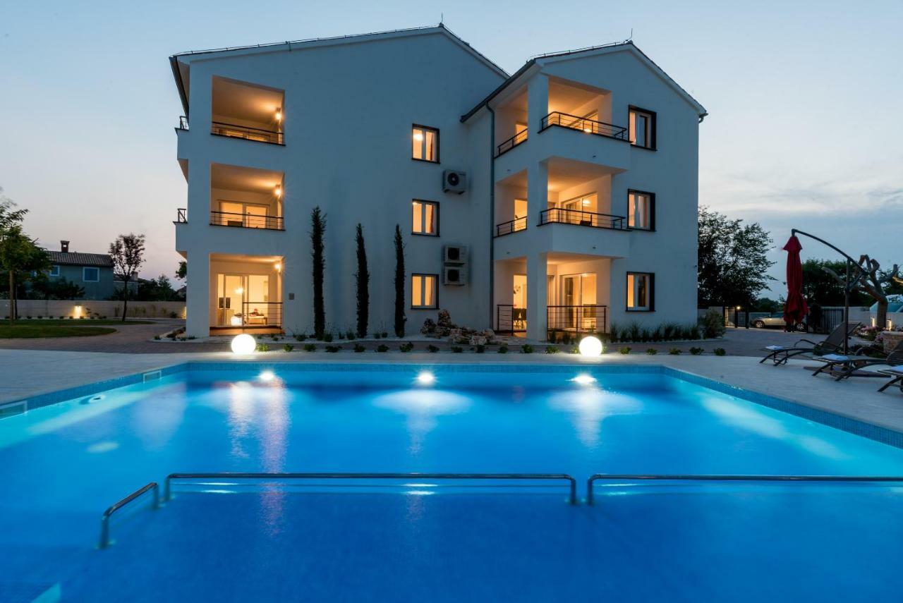 Villa Anja 2Nd Floor Peroj Ngoại thất bức ảnh