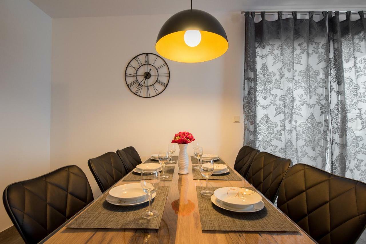 Villa Anja 2Nd Floor Peroj Ngoại thất bức ảnh