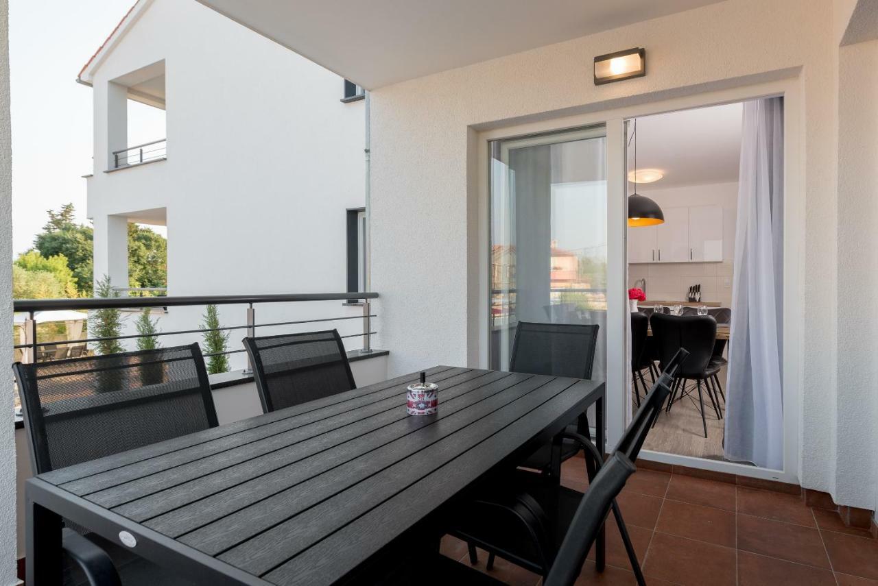 Villa Anja 2Nd Floor Peroj Ngoại thất bức ảnh