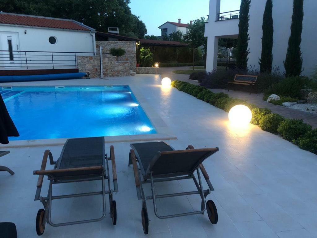 Villa Anja 2Nd Floor Peroj Ngoại thất bức ảnh