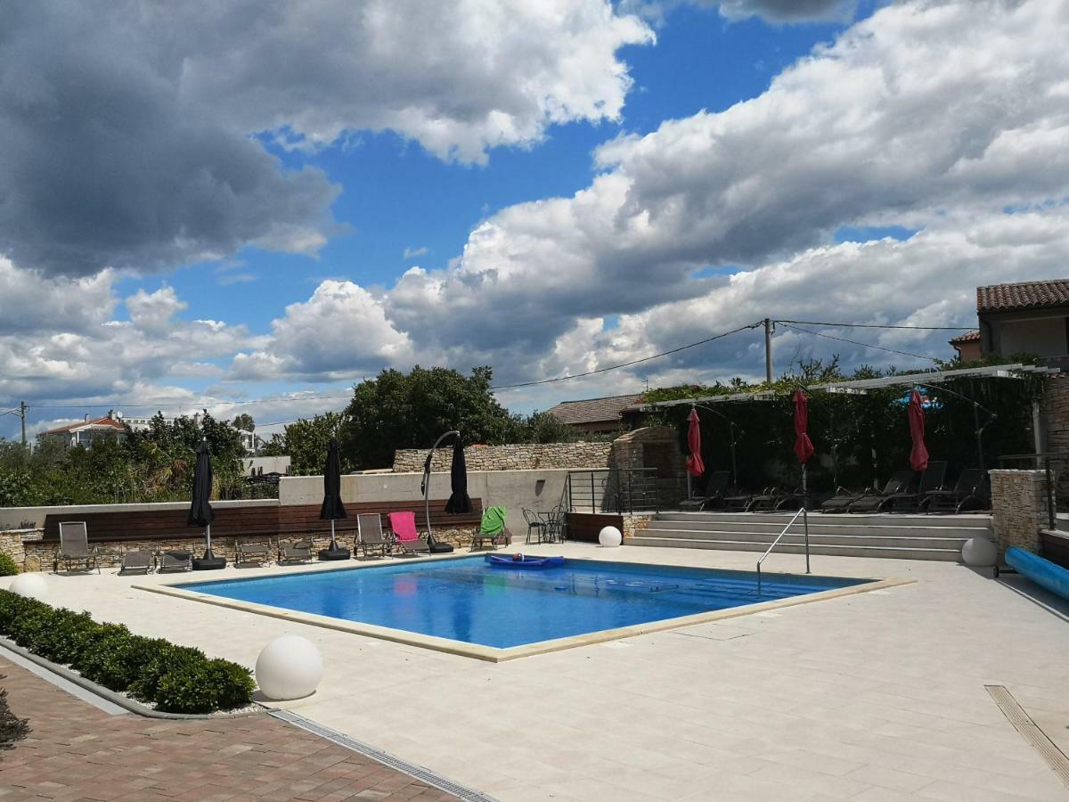 Villa Anja 2Nd Floor Peroj Ngoại thất bức ảnh